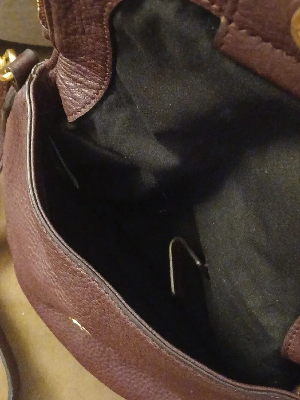 Marc Jacobswomens 's Wine Color  Pebbled Leather Messenger Bag with Gold Plate